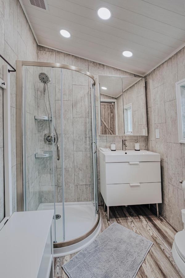 Modern & Cozy Stand-Alone Apartment - Perfect Stay Painted Post Buitenkant foto