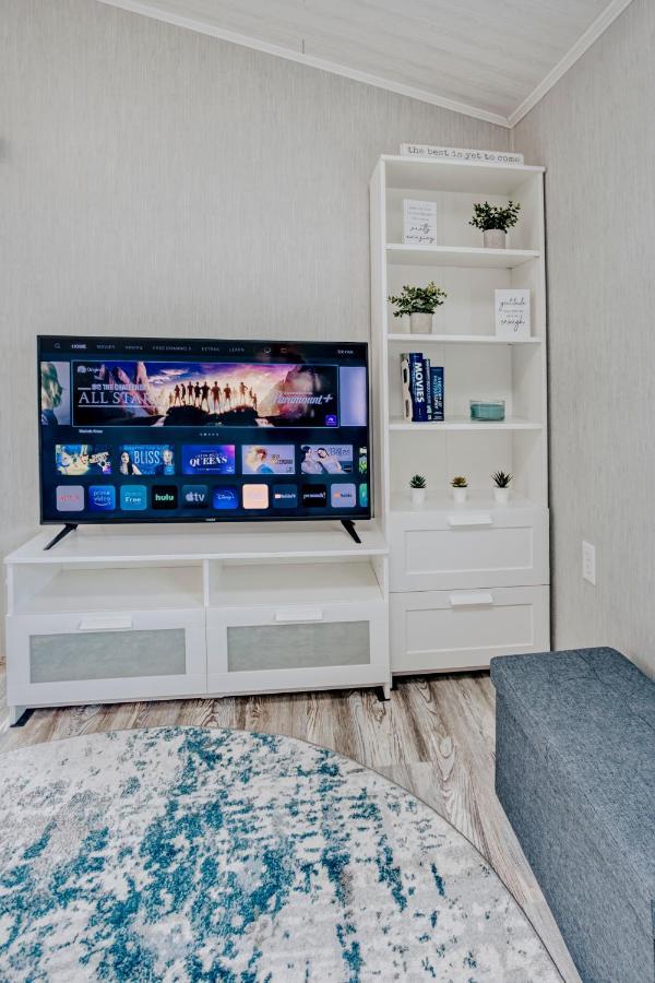Modern & Cozy Stand-Alone Apartment - Perfect Stay Painted Post Buitenkant foto