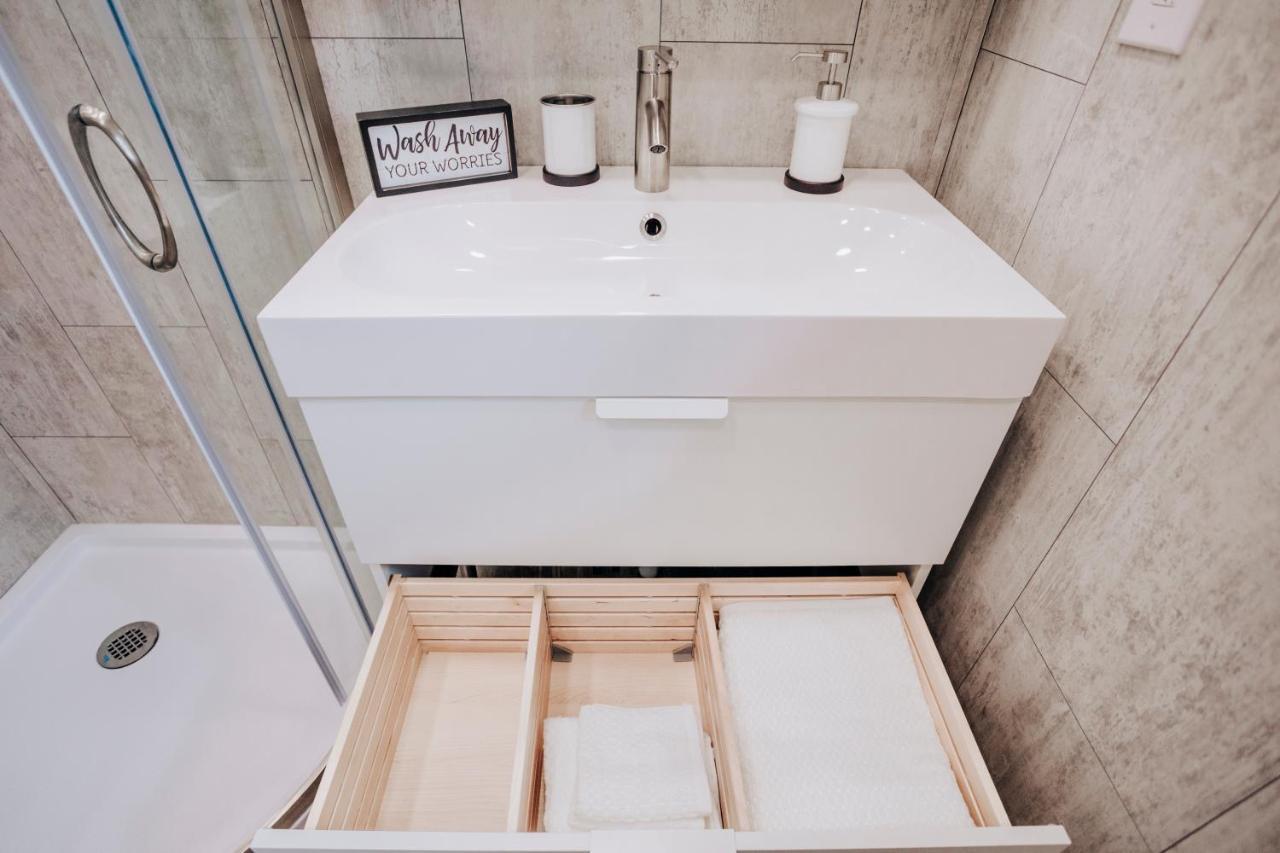 Modern & Cozy Stand-Alone Apartment - Perfect Stay Painted Post Buitenkant foto